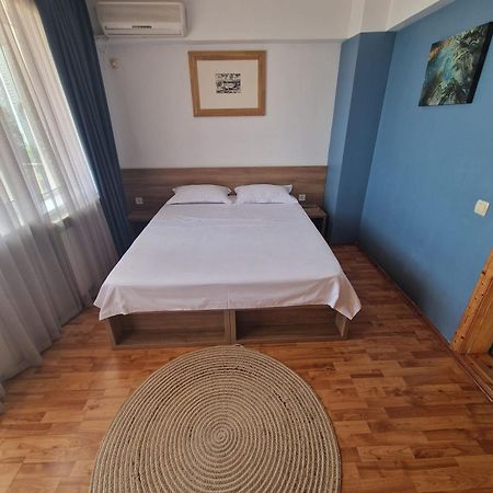 Hotel Poarta Apelor Sarichioi Esterno foto