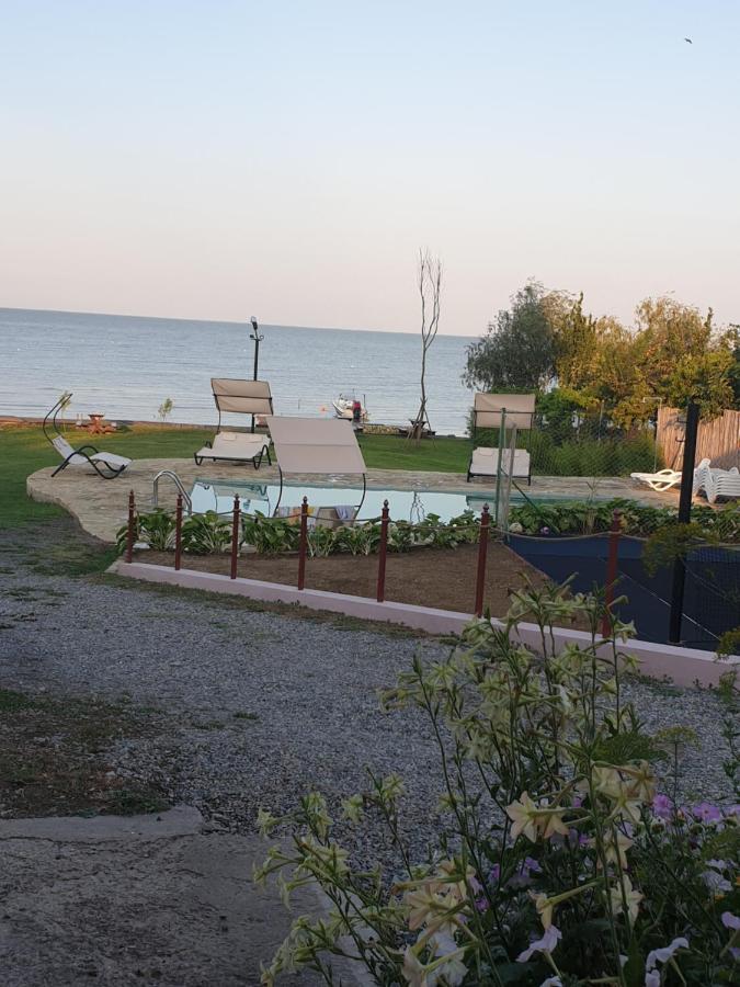 Hotel Poarta Apelor Sarichioi Esterno foto