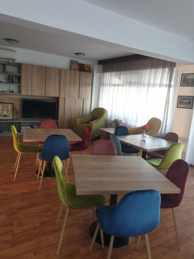 Hotel Poarta Apelor Sarichioi Esterno foto